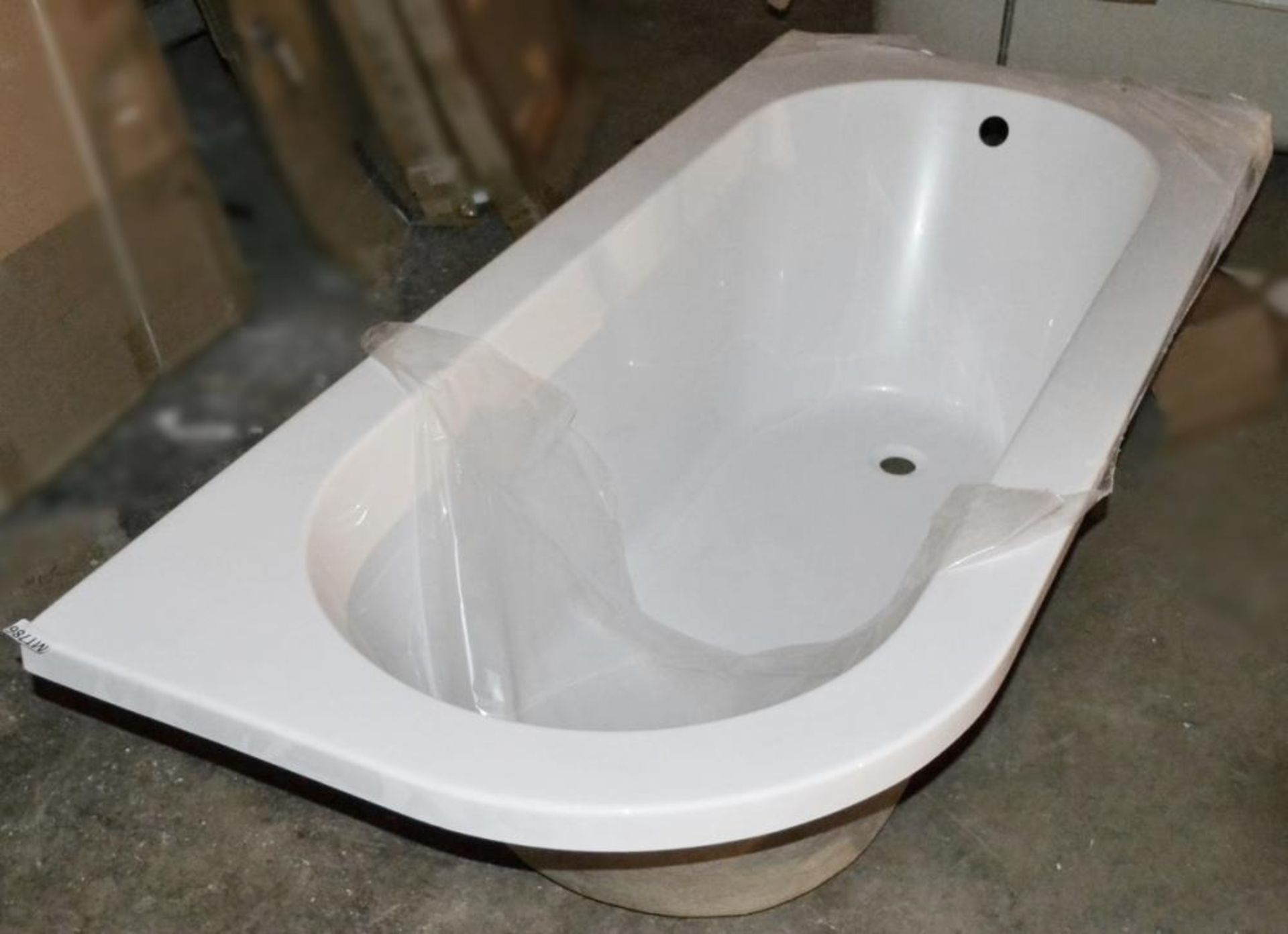 1 x Cayman D-Shaped Back To Wall Right-Hand Acrylic Bath - New / Unused Stock - Dimensions: 1700 x 7 - Image 3 of 5