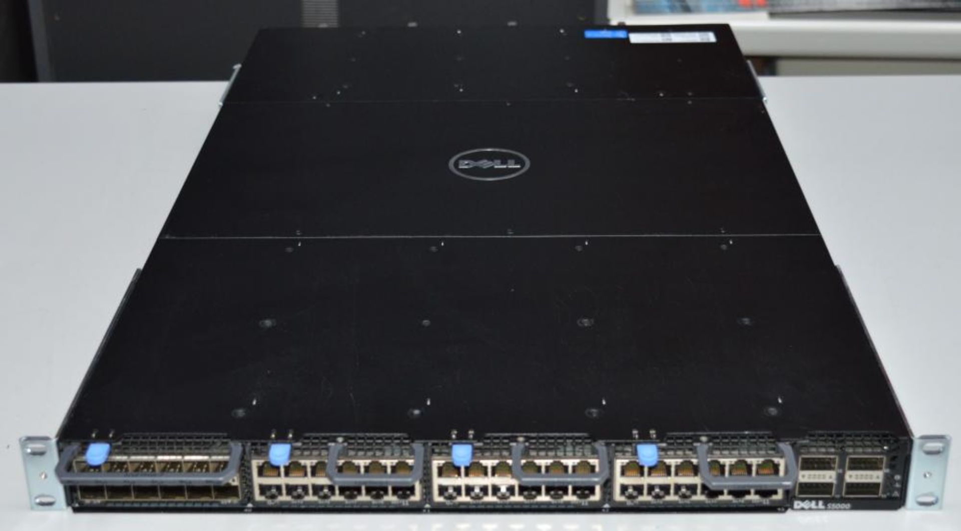 1 x Dell S5000 Modular 1U Storage Switch With 3 x 12xETH10-T Modules, 1 x 12xETH10-F Module