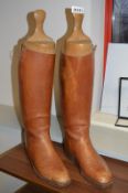 1 x Pair of Vintage Tan Leather Boots With Vintage Wooden Shoe Fitters - H61 x L30 cms - CL285 -
