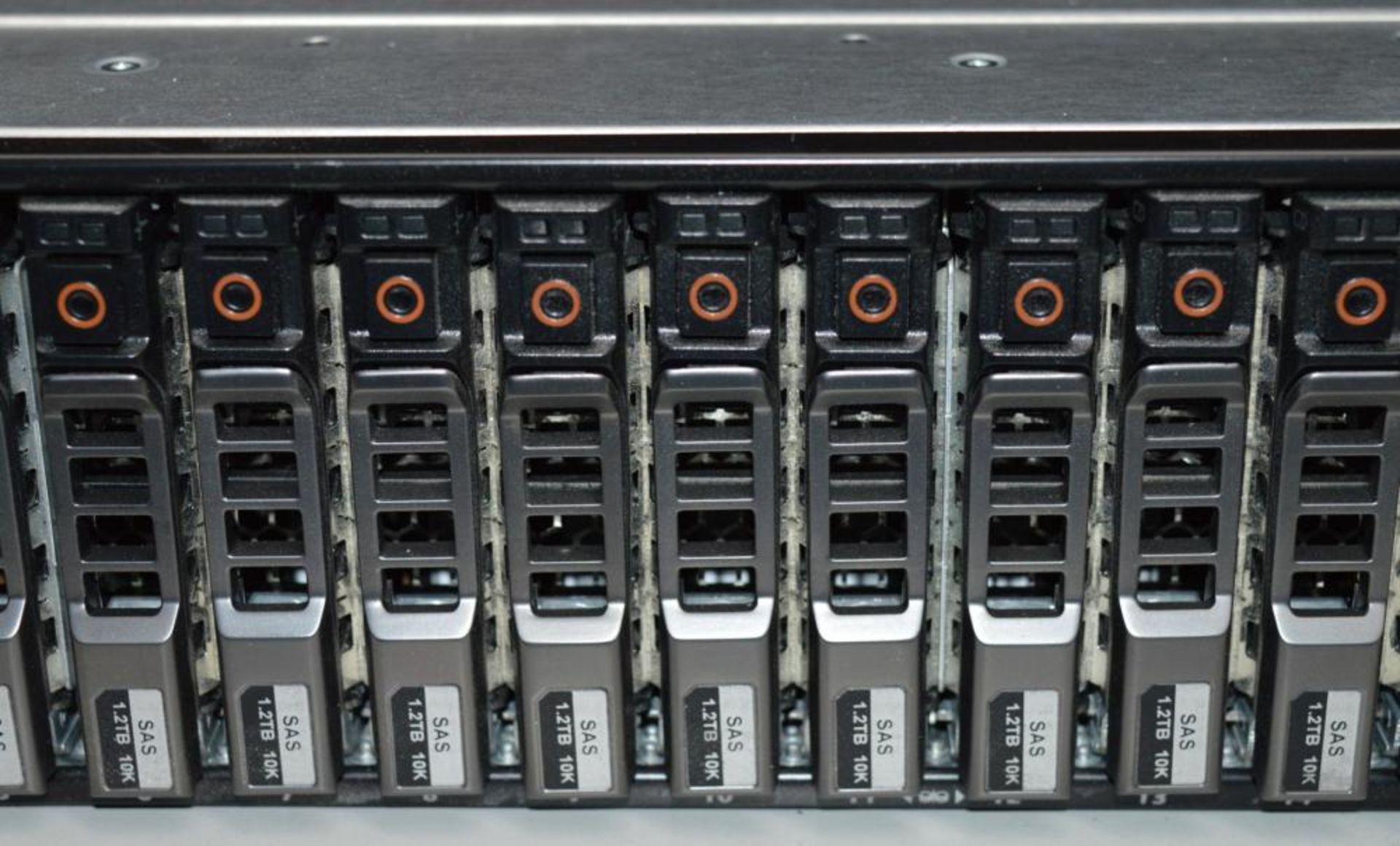 1 x Dell PowerVault MD1220 With Daul 600w PSU's and 2 x MD12 6Gb SAS Controllers - Image 5 of 8