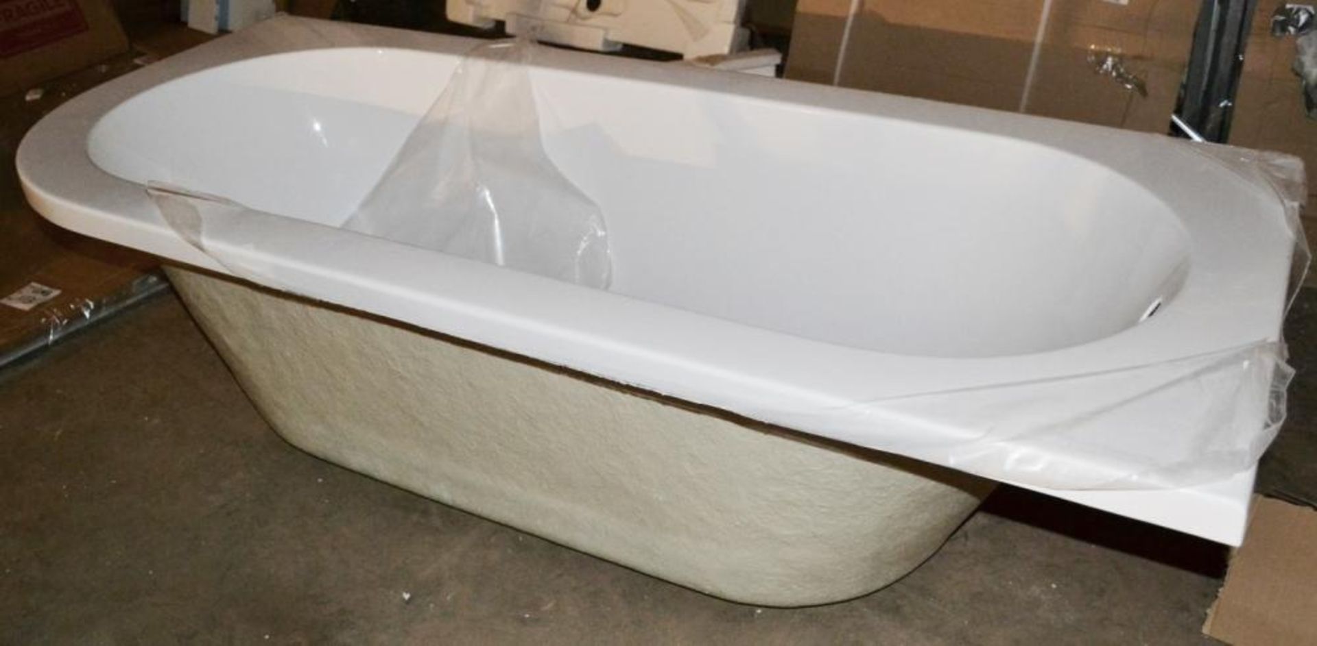 1 x Cayman D-Shaped Back To Wall Right-Hand Acrylic Bath - New / Unused Stock - Dimensions: 1700 x 7 - Image 4 of 5