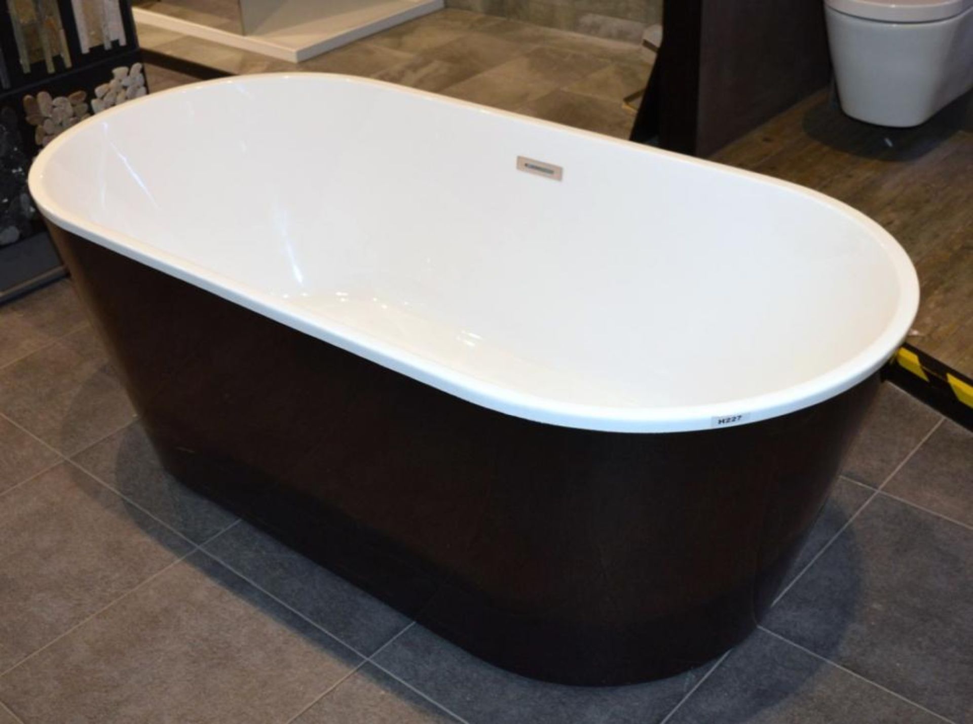 1 x Royce Morgan Sapphire 1650mm Freestanding Black Bath With Pop Up Waste - H60 x W165 x D80 cms -