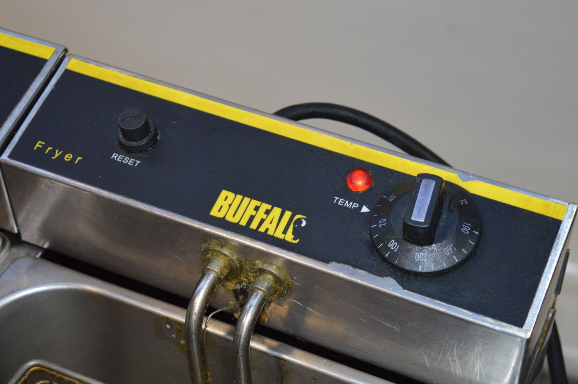 1 x Buffalo L485 Twin Tank Double Fryer - Countertop - Stainless Steel - 2 x 5 Litre - CL295 - Ref - Image 2 of 5