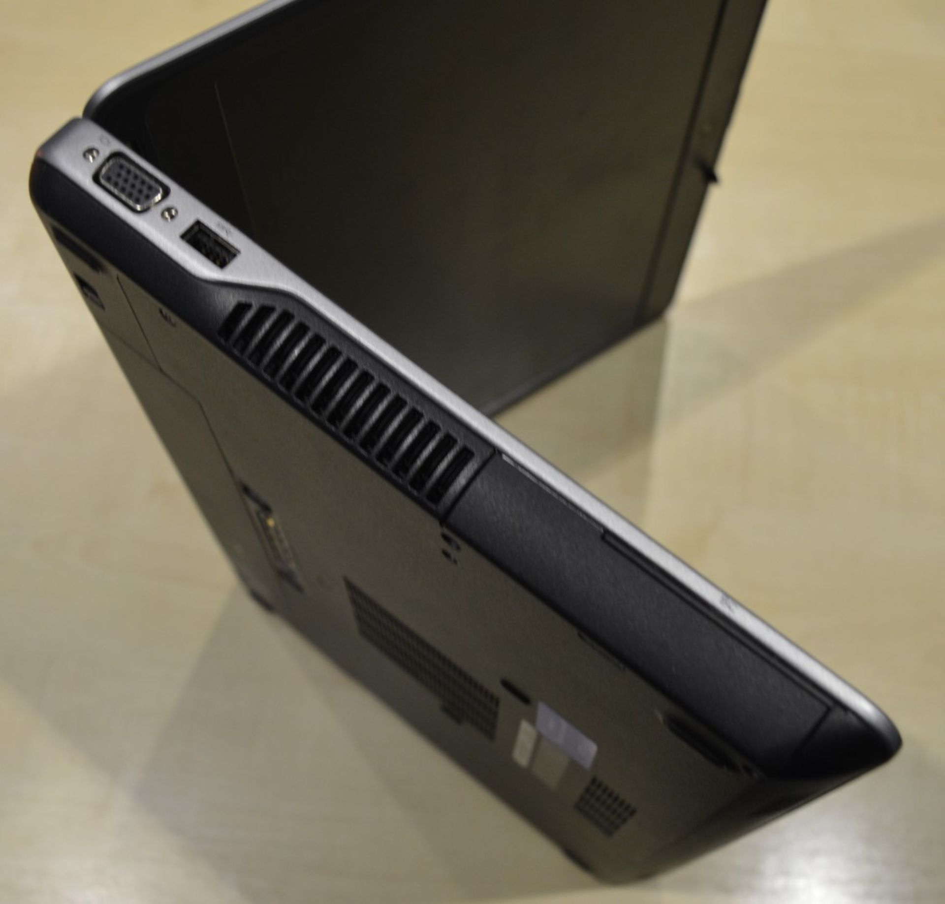 1 x Dell Latitude E6440 14 Inch Laptop - Features Intel Core i5-4300 2.6ghz Processor and 4gb - Image 5 of 7