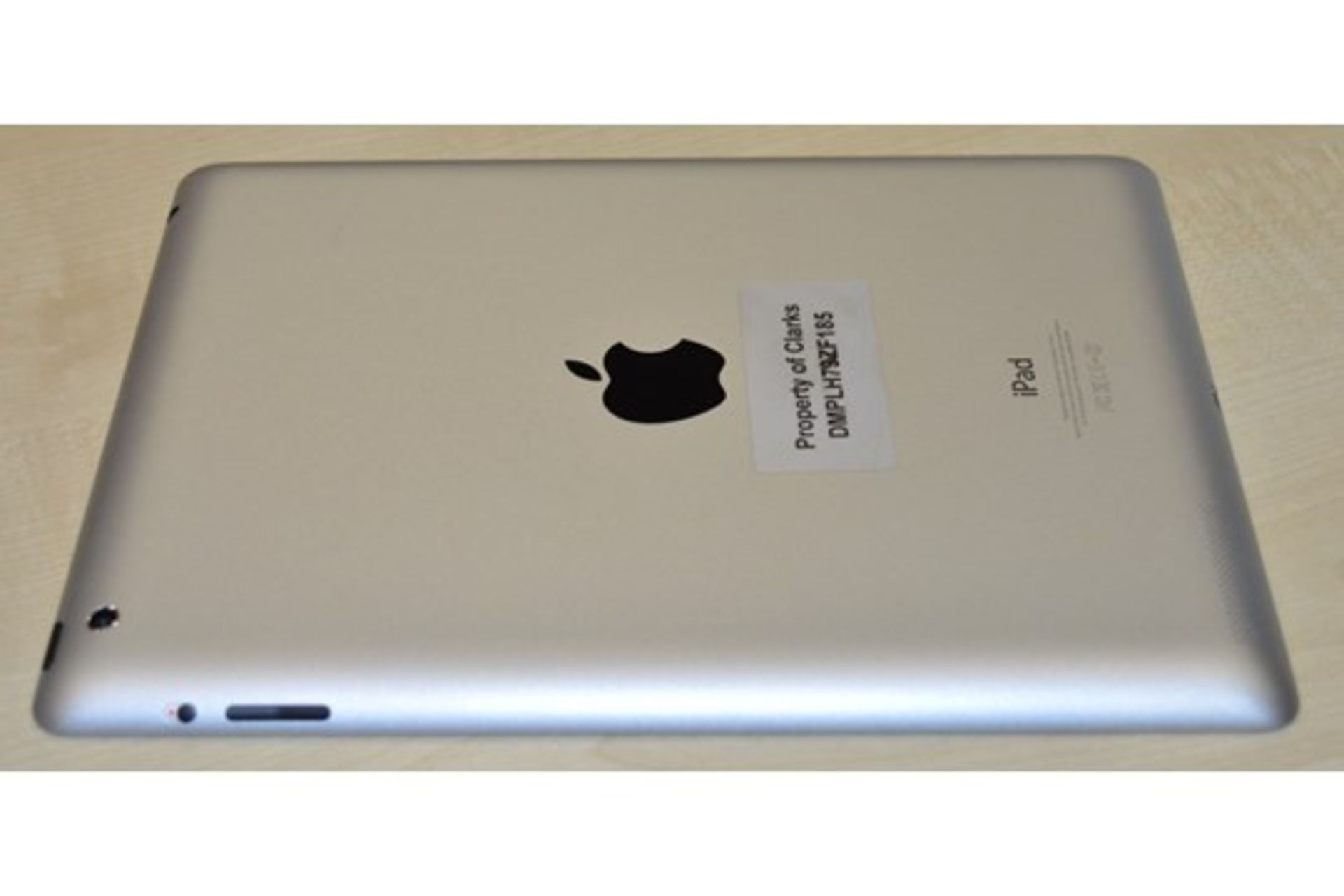 1 x Apple iPad 4th Generation in White - Model A1458 - 16gb Storage - Large 9.7 Inch Screen - - Image 5 of 5