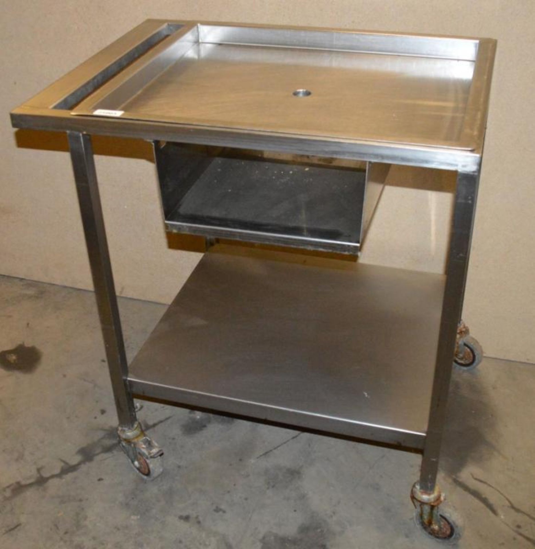 1 x Wheeled Stainless Steel Prep Bench with Drain Hole - Dimensions: 81.5 x 60.5 x 88cm - Ref: J1003 - Image 4 of 4