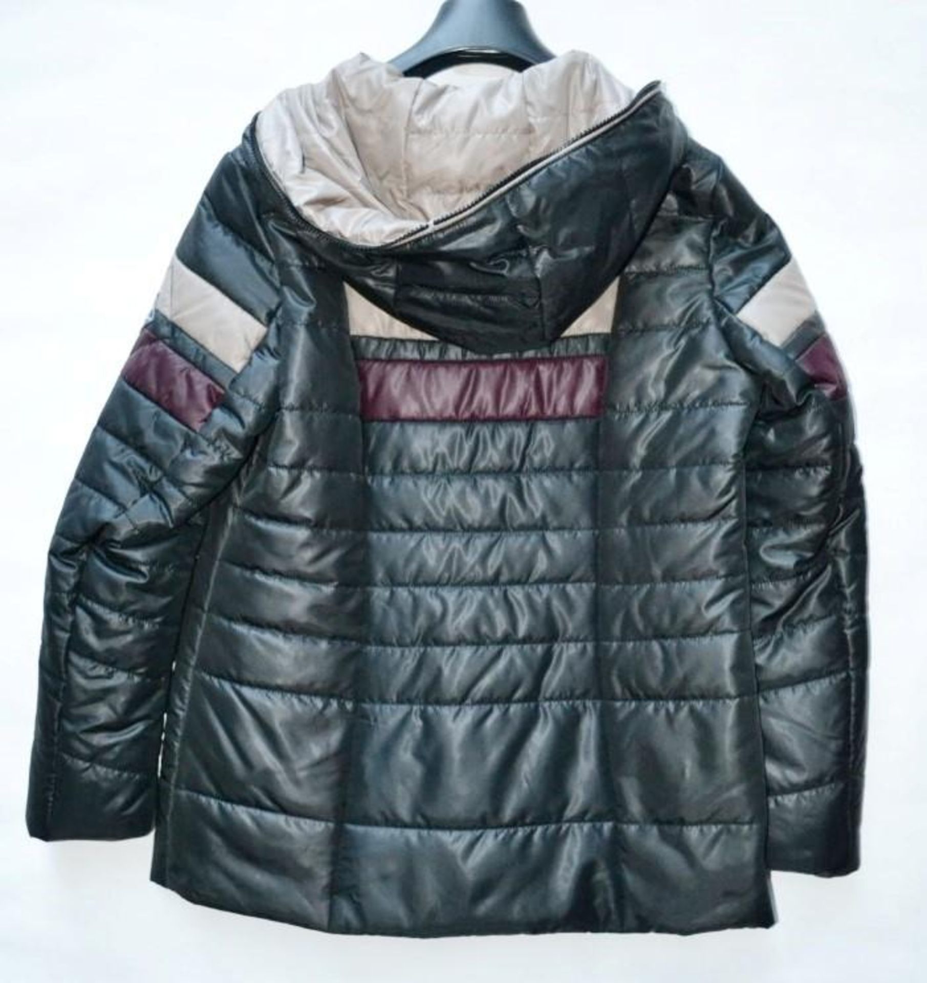 1 x Premium Branded Womens Padded Winter Coat - Features Detachable Zipped Hood - Colour: Purple / B - Image 2 of 6