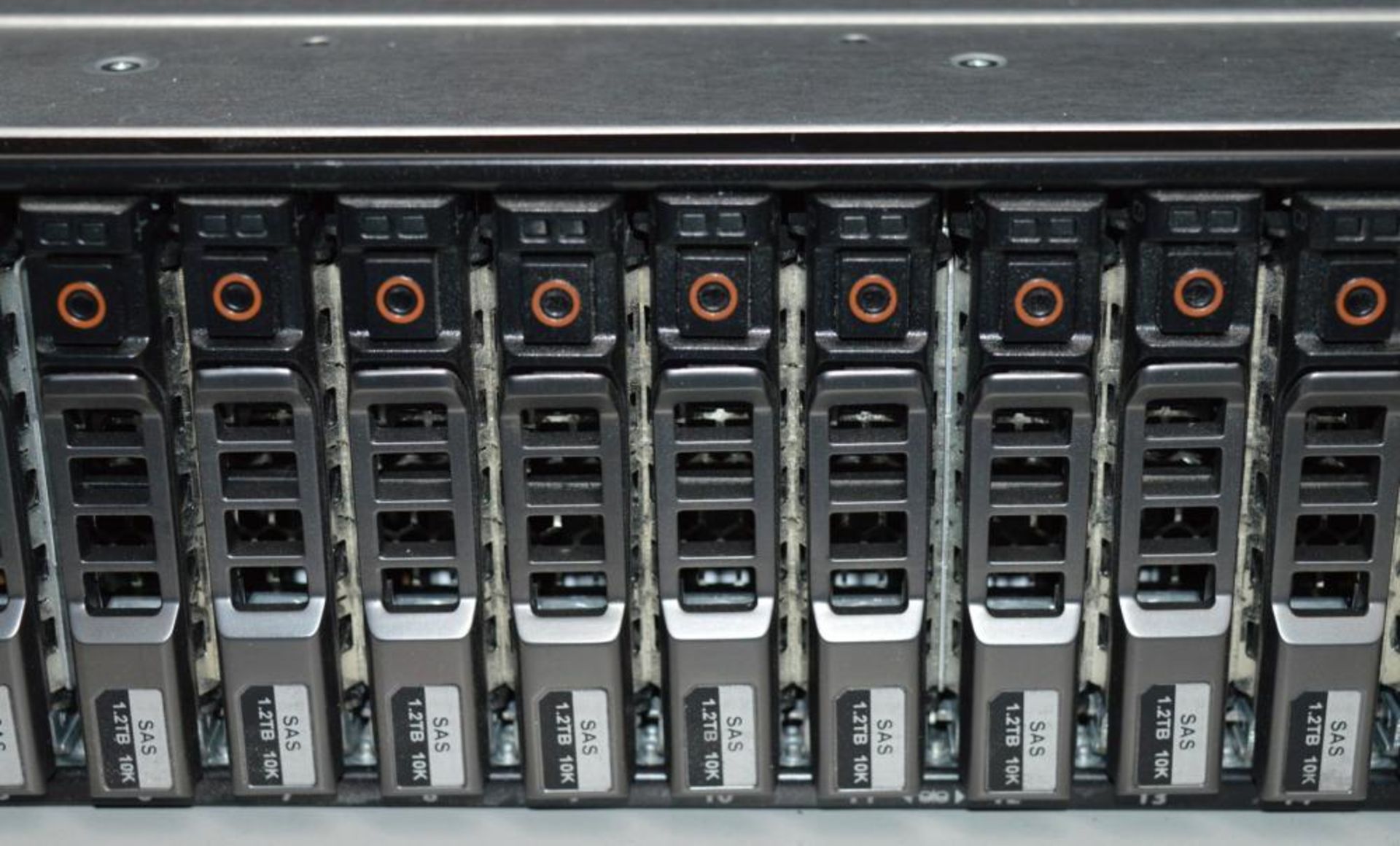 1 x Dell PowerVault MD1220 With Daul 600w PSU's and 2 x MD12 6Gb SAS Controllers - Image 6 of 8