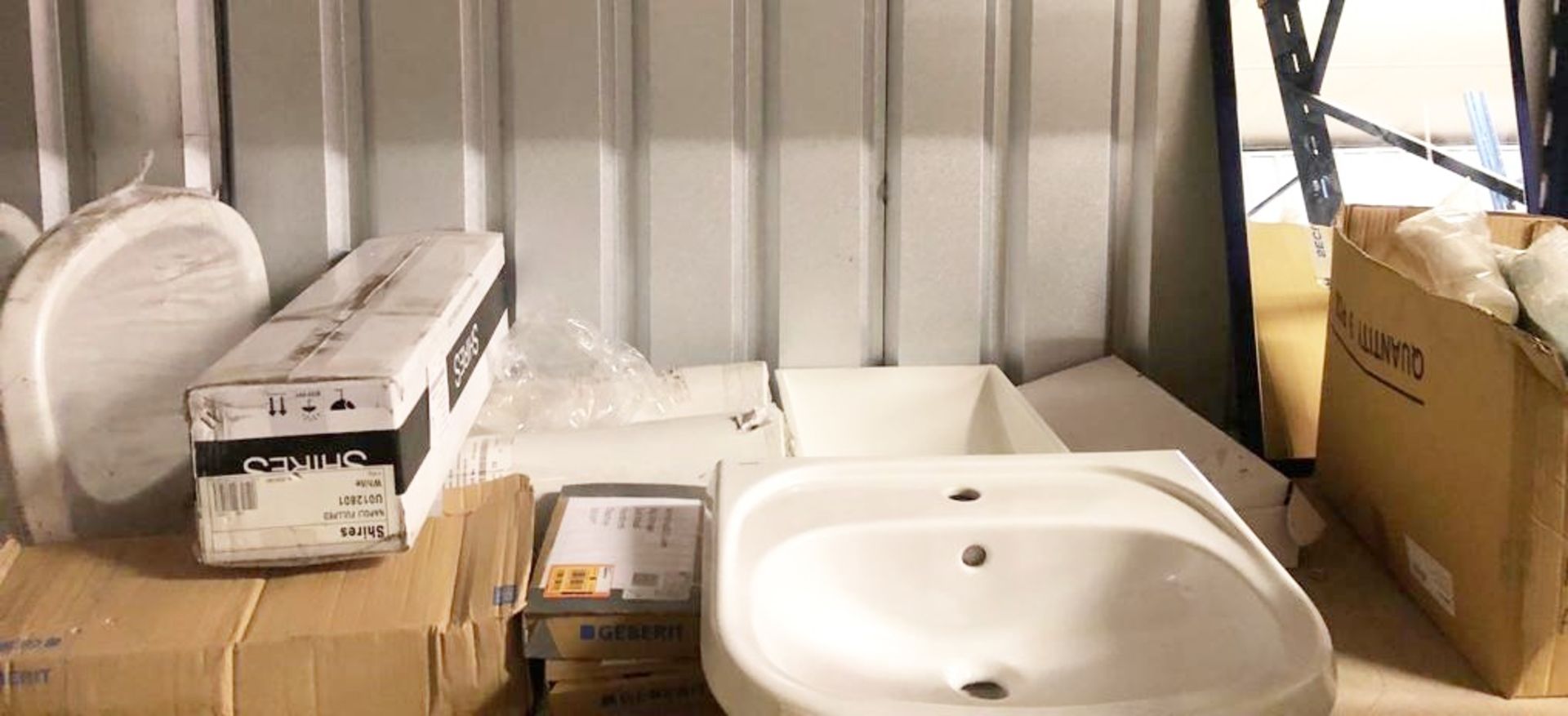 1 x Assorted Lot of Bathroom Items - Includes Sink Basins, BTW Toilet With Unit, Furniture, Bath - Image 3 of 5