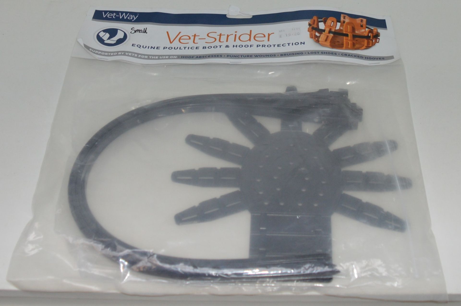1 x Vet-Strider Equine Poultice Boot and Hoof Protection - CL401 - Suitable For Use on Hoof - Image 2 of 4