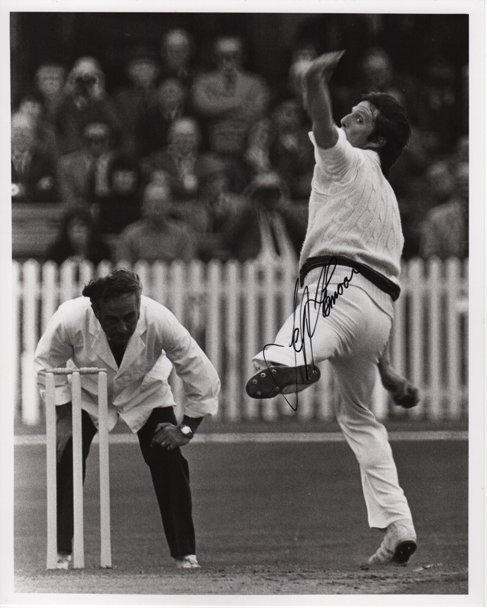 CRICKET: Selection of signed 8 x 12 (8) - Image 9 of 11