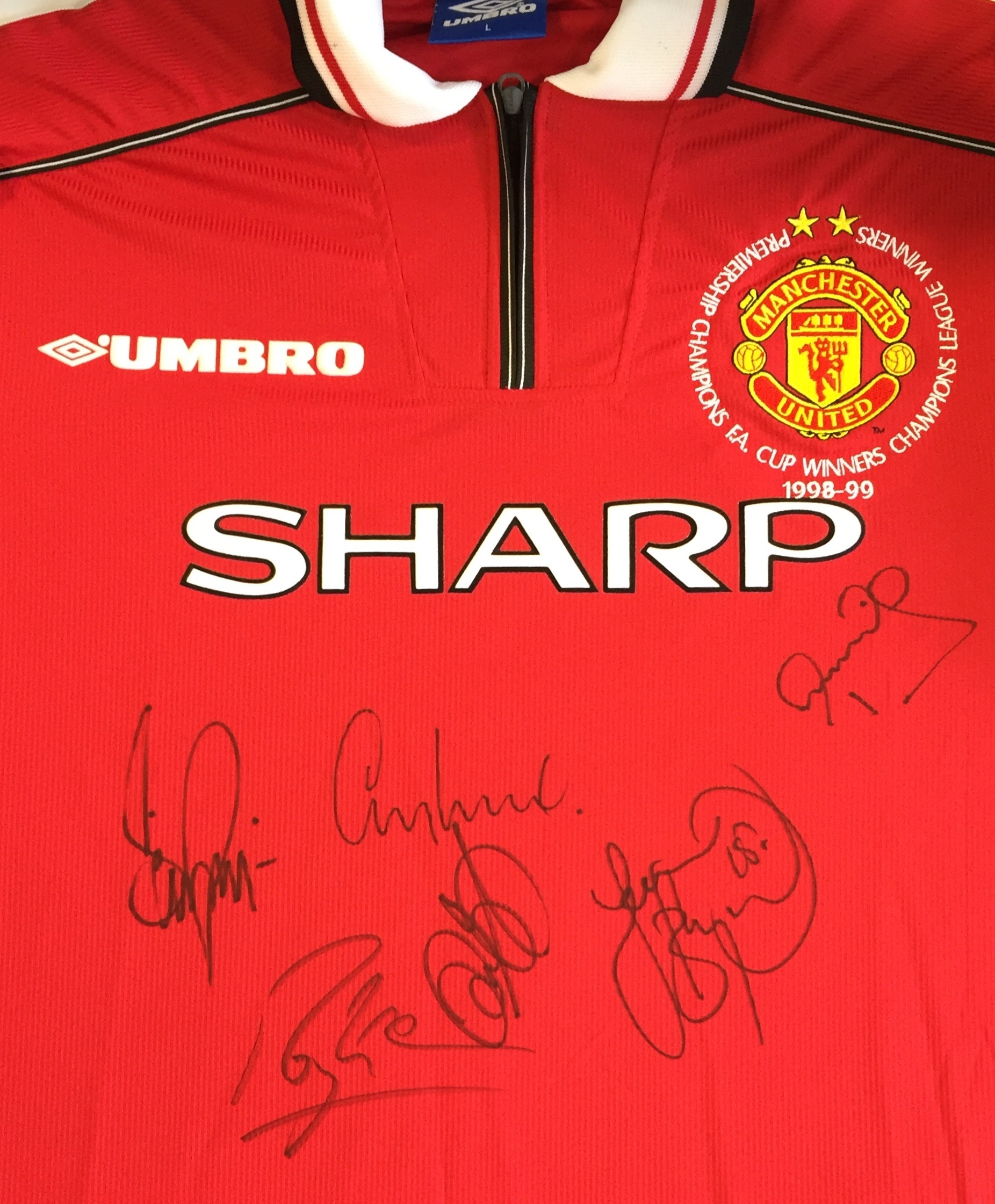 MANCHESTER UNITED: A red souvenir short