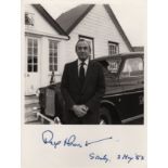 FAMOUS MEN: A good selection of signed p