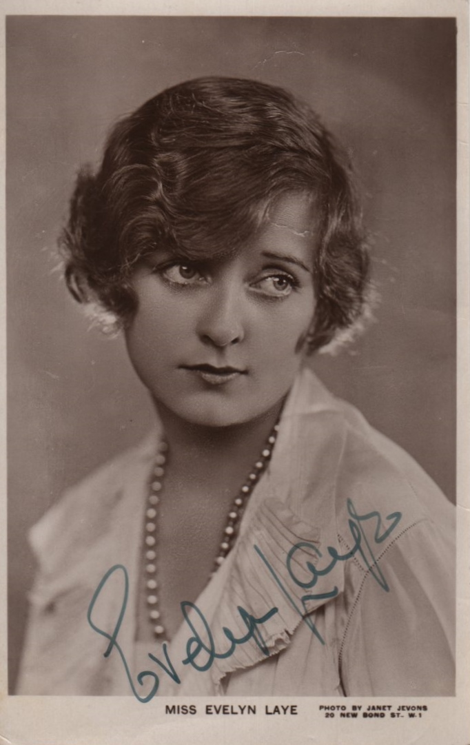 THEATRE: Selection of vintage signed postcard photographs by various Edwardian stage actresses and - Image 11 of 12