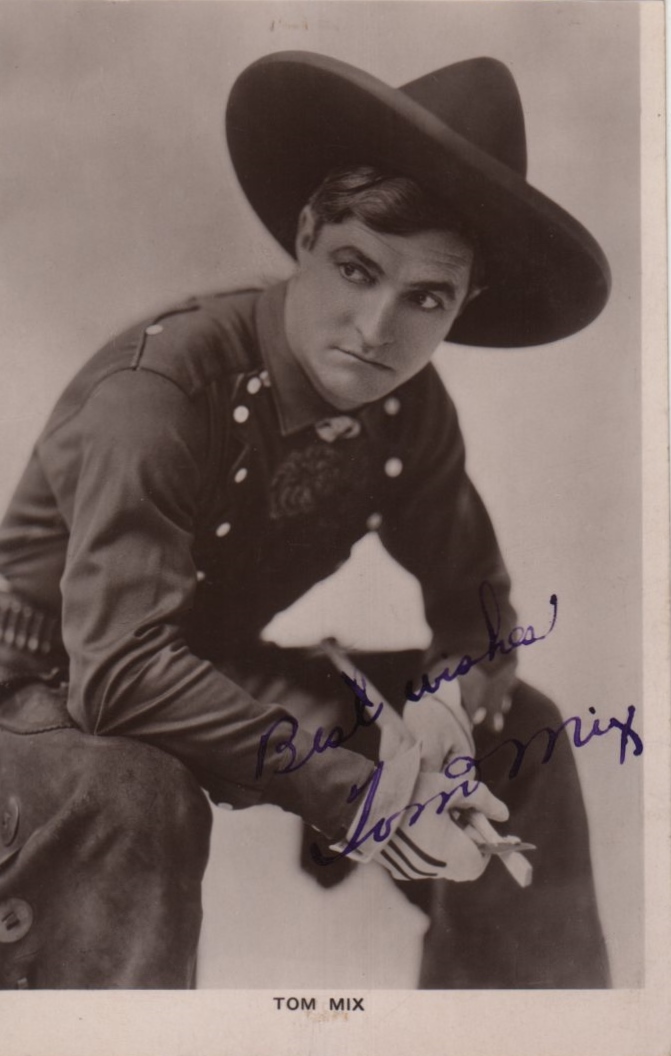 ACTORS: Selection of vintage signed postcard photographs by various film and stage actors including