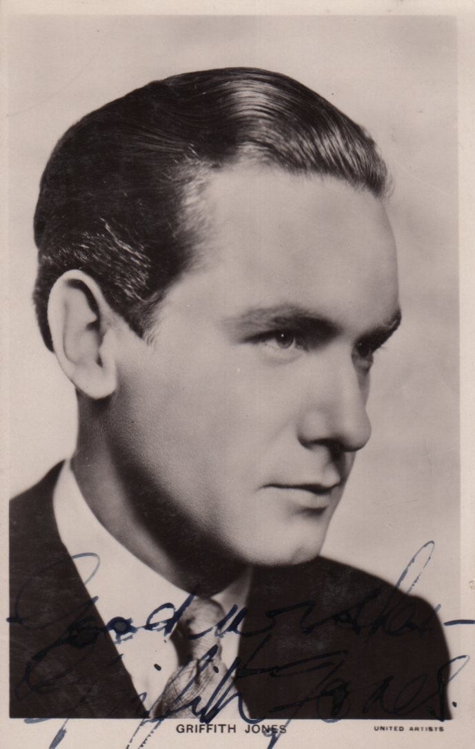 ACTORS: Selection of vintage signed postcard photographs by various film and stage actors including - Image 13 of 18