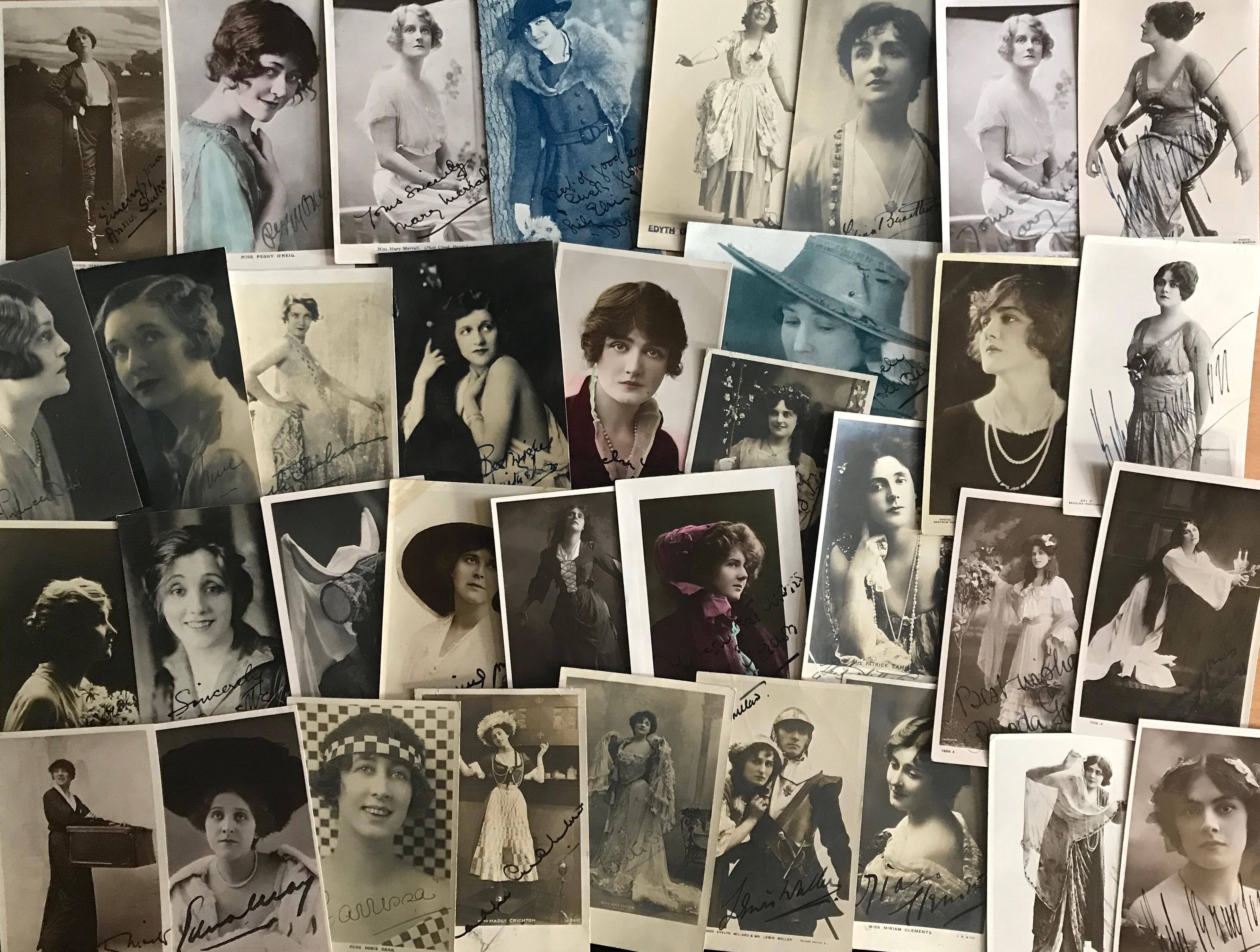 THEATRE: Selection of vintage signed postcard photographs by various Edwardian stage actresses and - Image 12 of 12