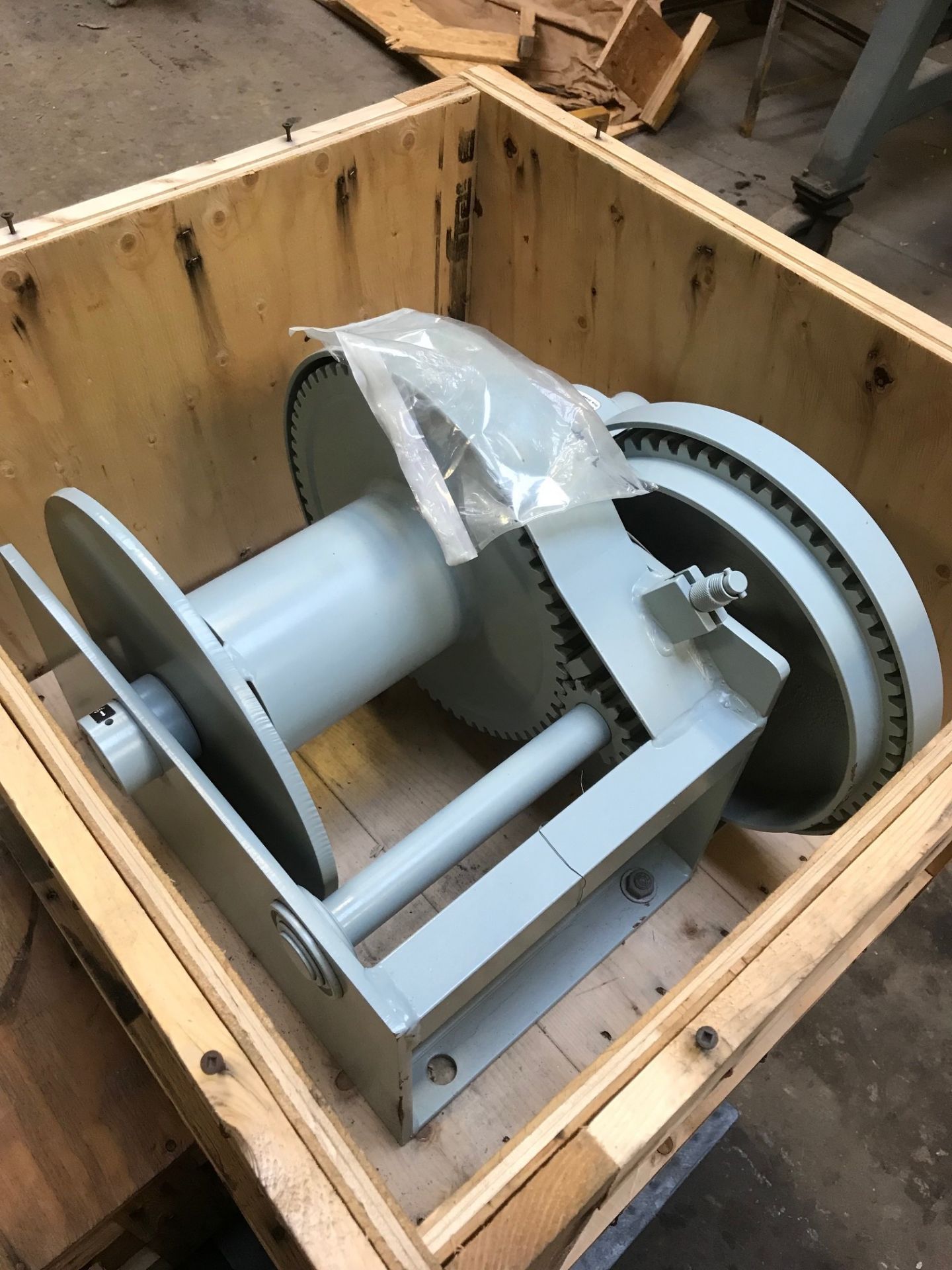 Manual Winch - Image 2 of 2