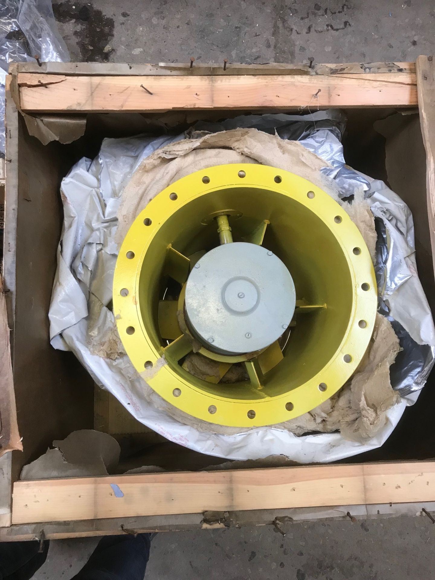 14" Vane Axail Fan Light Yellow - Image 2 of 3