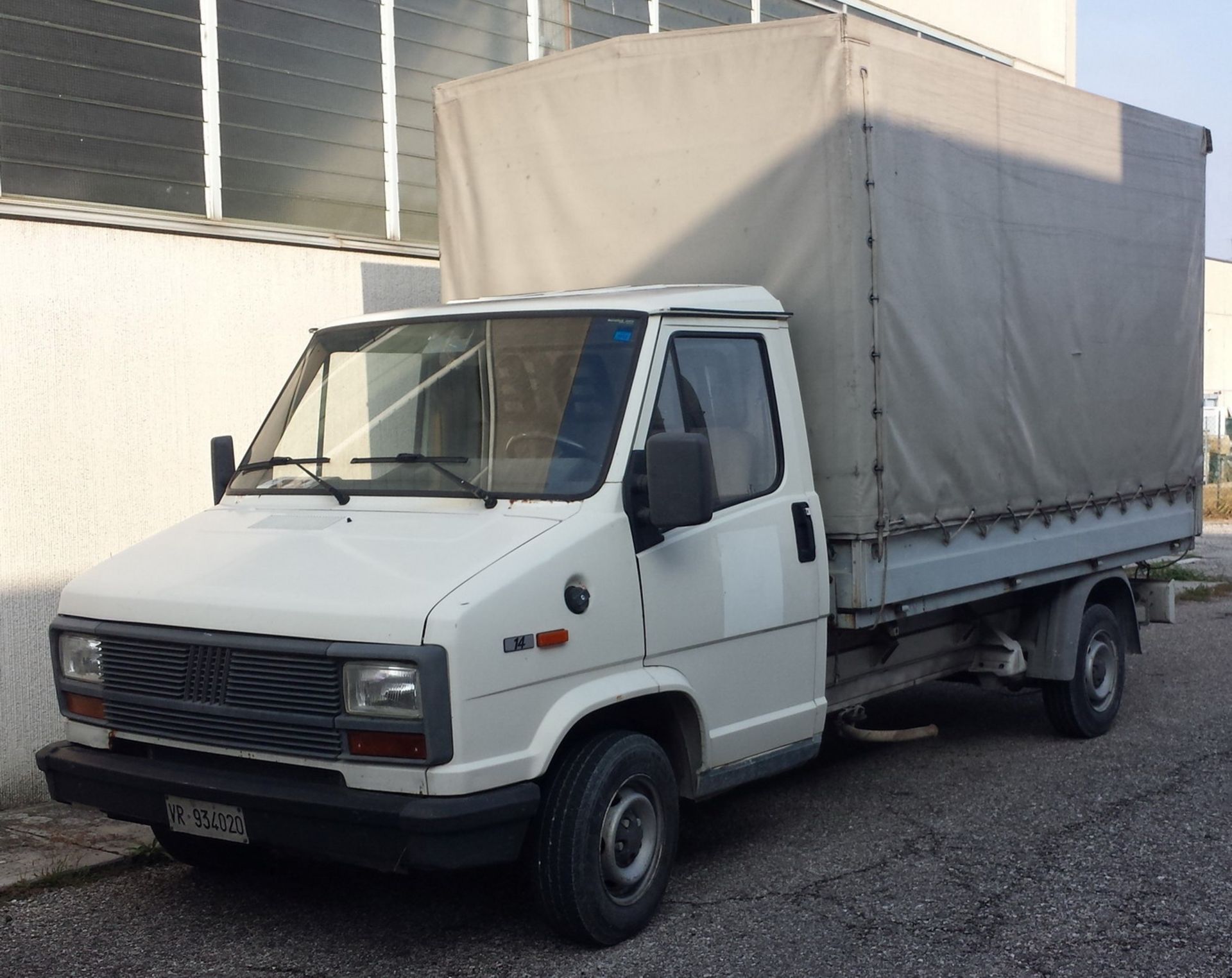 N. 2 (ES. N° 1064/18 IVG N° 5.574) AUTOCARRO FIAT DUCATO TG. VR 934020, ANNO IMM.1987, GASOLIO