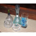 Lotto di n. 2 bottiglie, due oggetti in vetro e un bicchiere dipinto