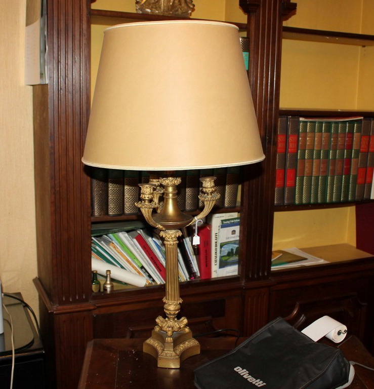 Coppia di lampade dell'800, con paralume in tessuto, cm. H 80