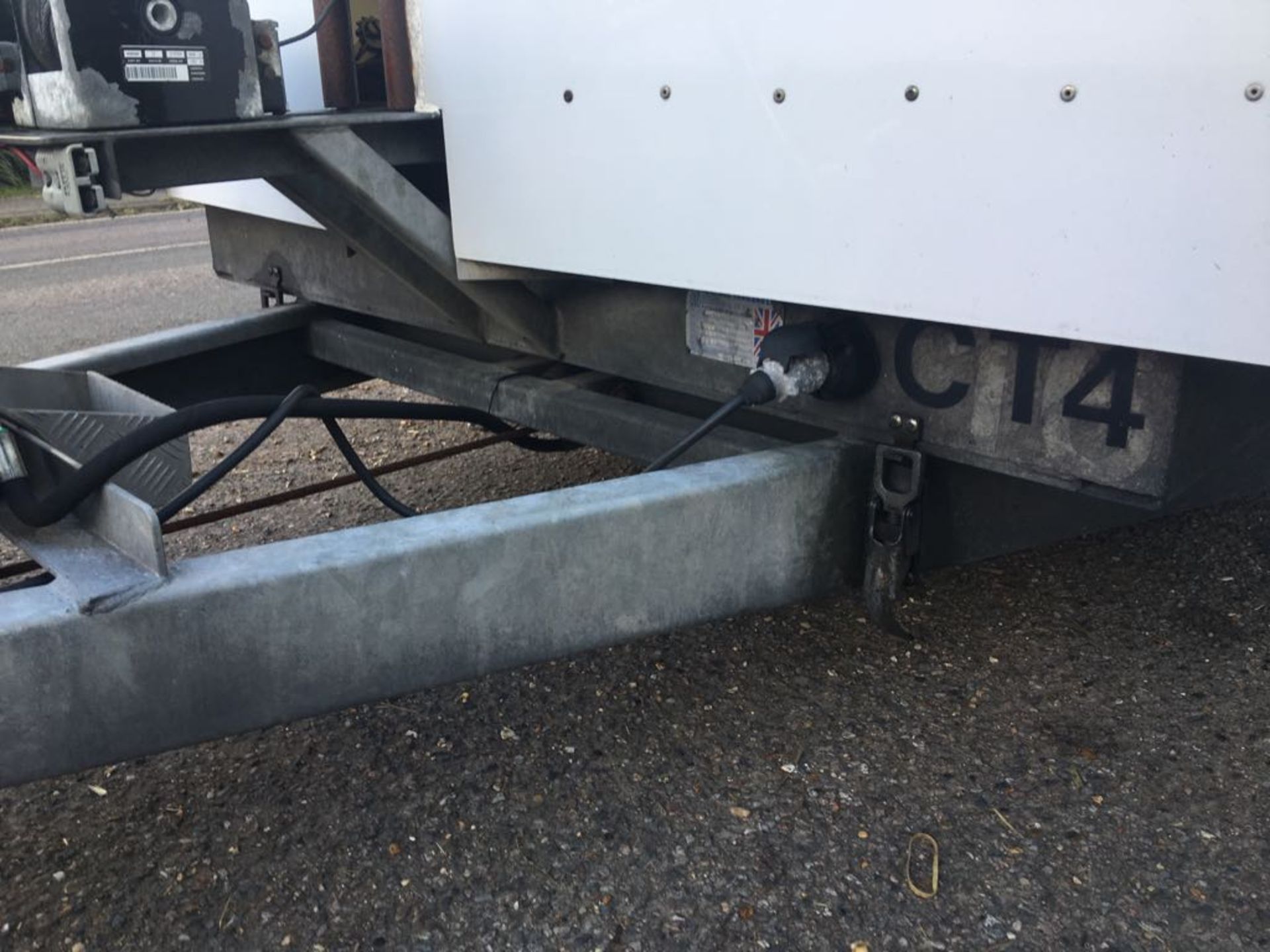 2010 BRIAN JAMES TILT BED TRIAXLE TRAILER - Image 12 of 18