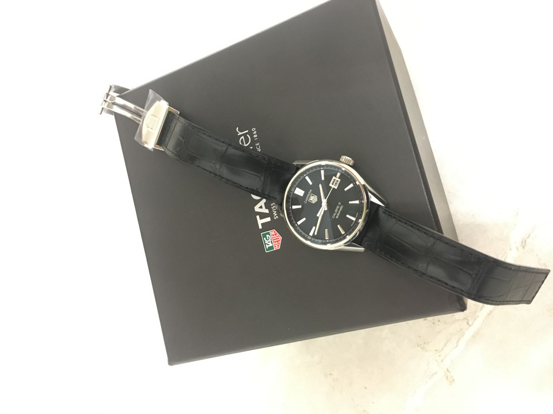 TAG HEUER CARRERA CALIBRE 5 AUTOMATIC: STRIKING AND REFINED **NEW** - Image 2 of 4