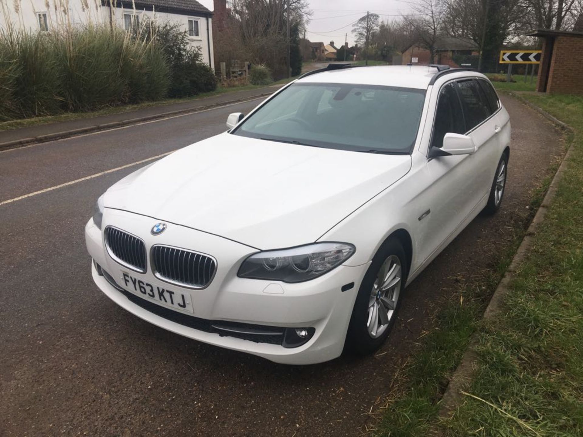 2013 BMW 530D AC AUTO ESTATE **EX AUTHORITY** - Image 2 of 16