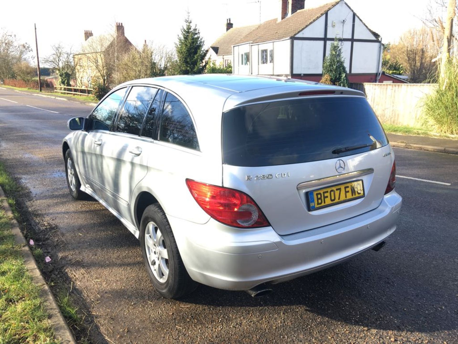 2007 MERCEDES BENZ R280 SE CDI AUTO **6 SEATER LEATHER** - Image 4 of 18