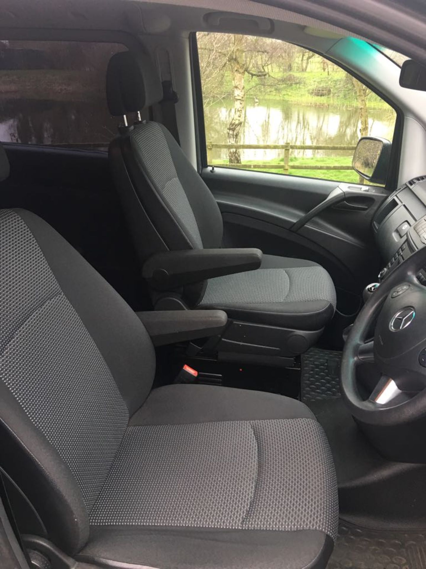 MERCEDES BENZ VITO 116 CDI DUALINER AUTO **6 SEATER** - Image 12 of 19