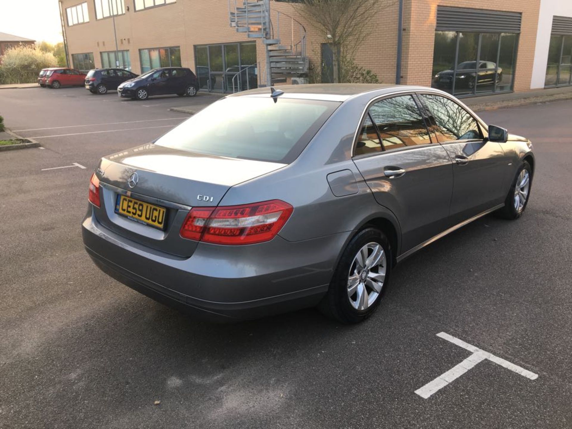 2009 MERCEDES BENZ E220 CLASS DIESEL SALOON BlueEFFICIENCY SE AUTO - Image 6 of 17