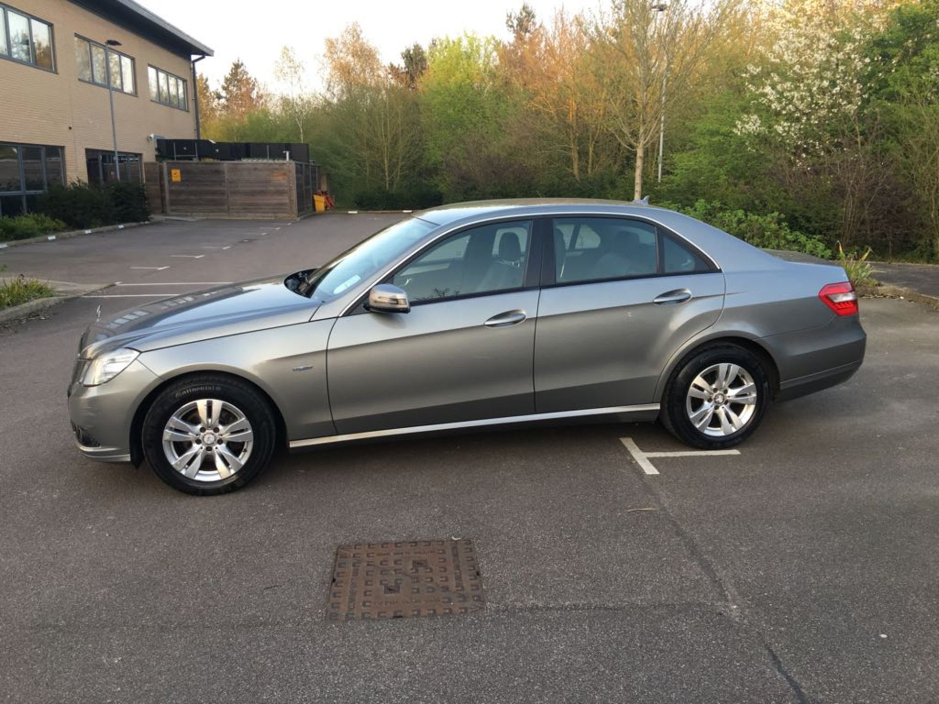 2009 MERCEDES BENZ E220 CLASS DIESEL SALOON BlueEFFICIENCY SE AUTO - Image 7 of 17