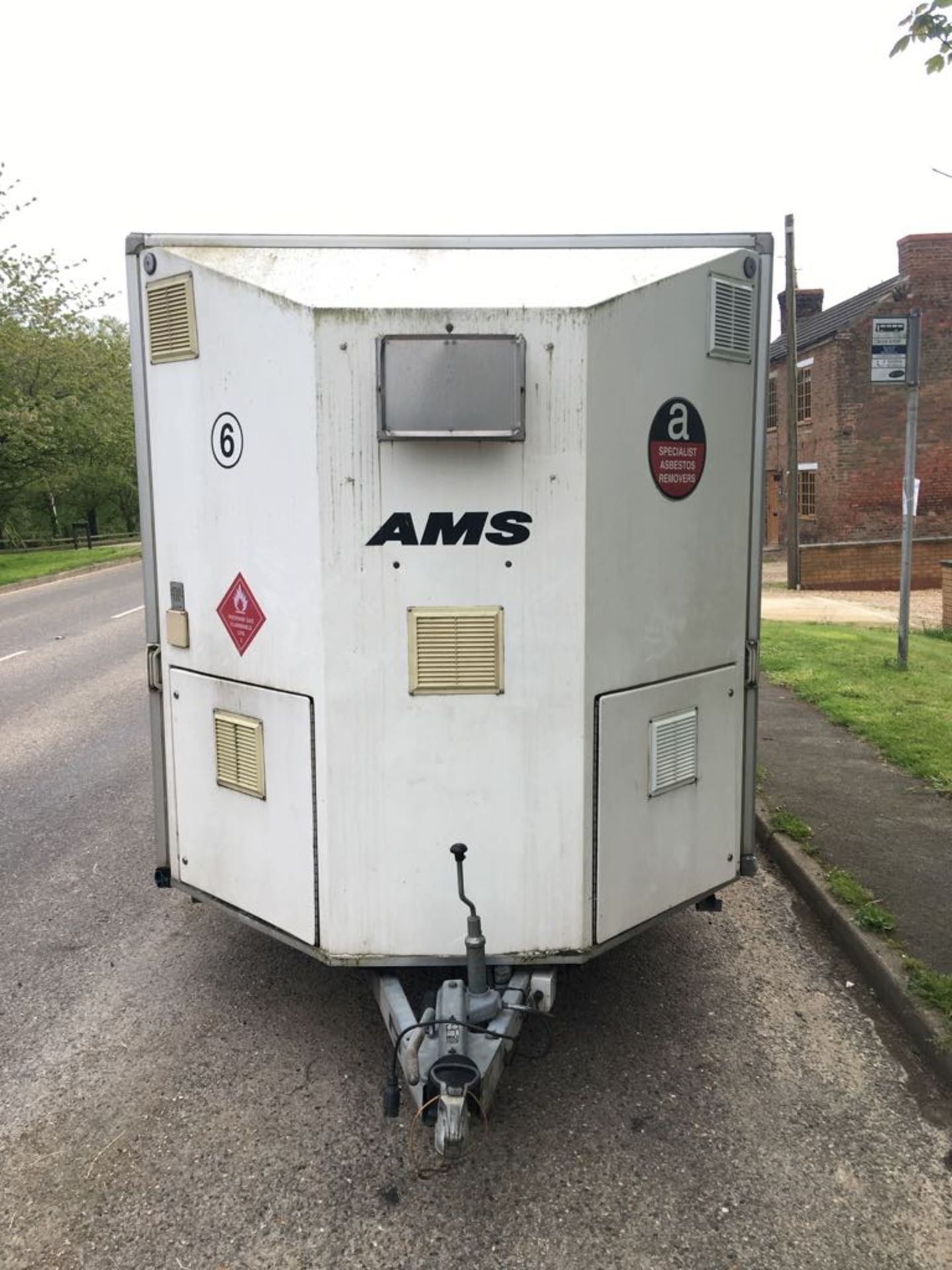 MOBILE TRAILER AMS TWIN SHOWER DECONTAMINATION UNIT AND CHANGING ROOMS - Image 2 of 27