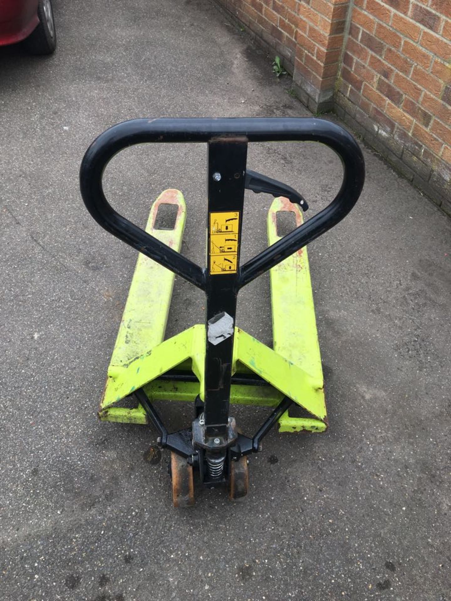 PALLET TRUCKS 2200 KG - Image 3 of 5