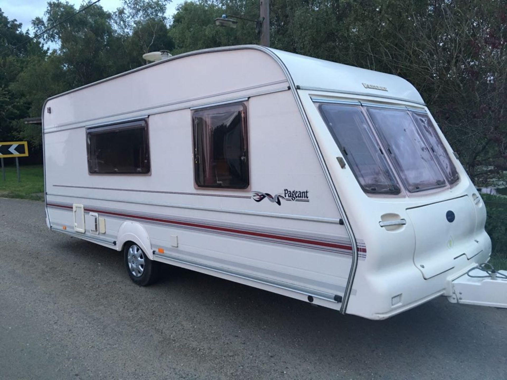 BAILY PAGEANT CARAVAN 4 BERTH