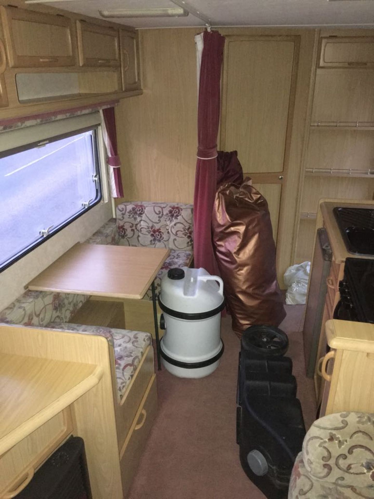 BAILY PAGEANT CARAVAN 4 BERTH - Image 17 of 28