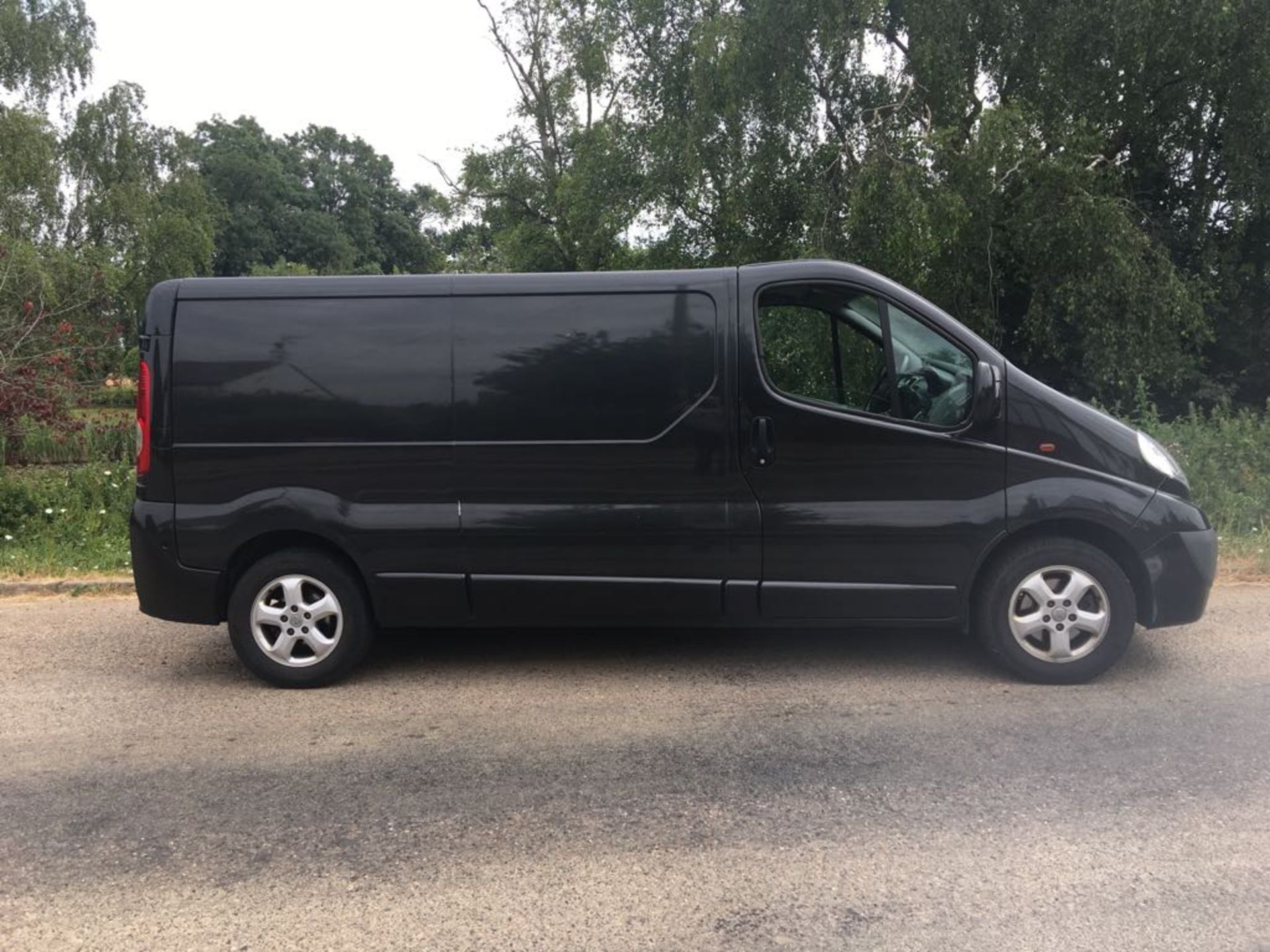 2010 VAUXHALL VIVARO 2900 SPORTIVE - Image 5 of 17