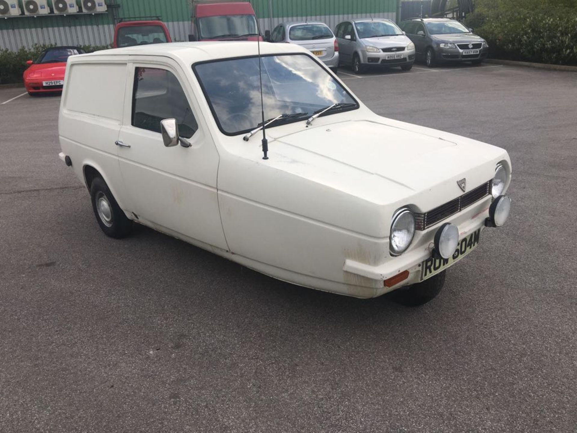 RELIANT ROBIN VAN