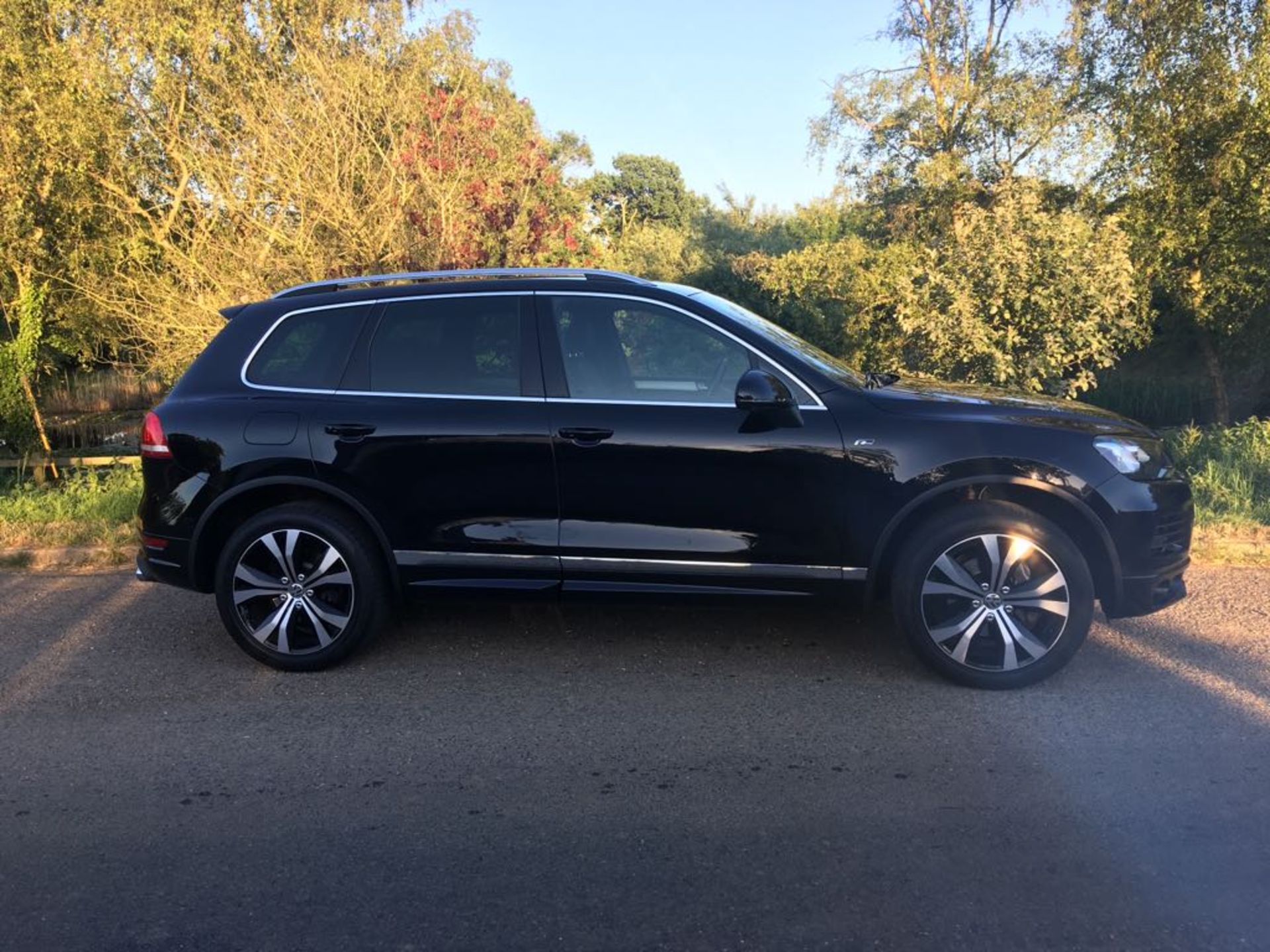 2013 VOLKSWAGEN TOUAREG 3.0 V6 R LINE AUTO **PANORAMIC ROOF** - Image 4 of 23