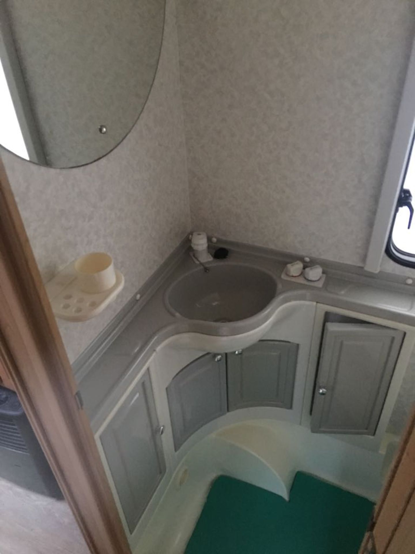 2000 LUNAR ULTIMA CARAVAN 5 BERTH - Image 18 of 19