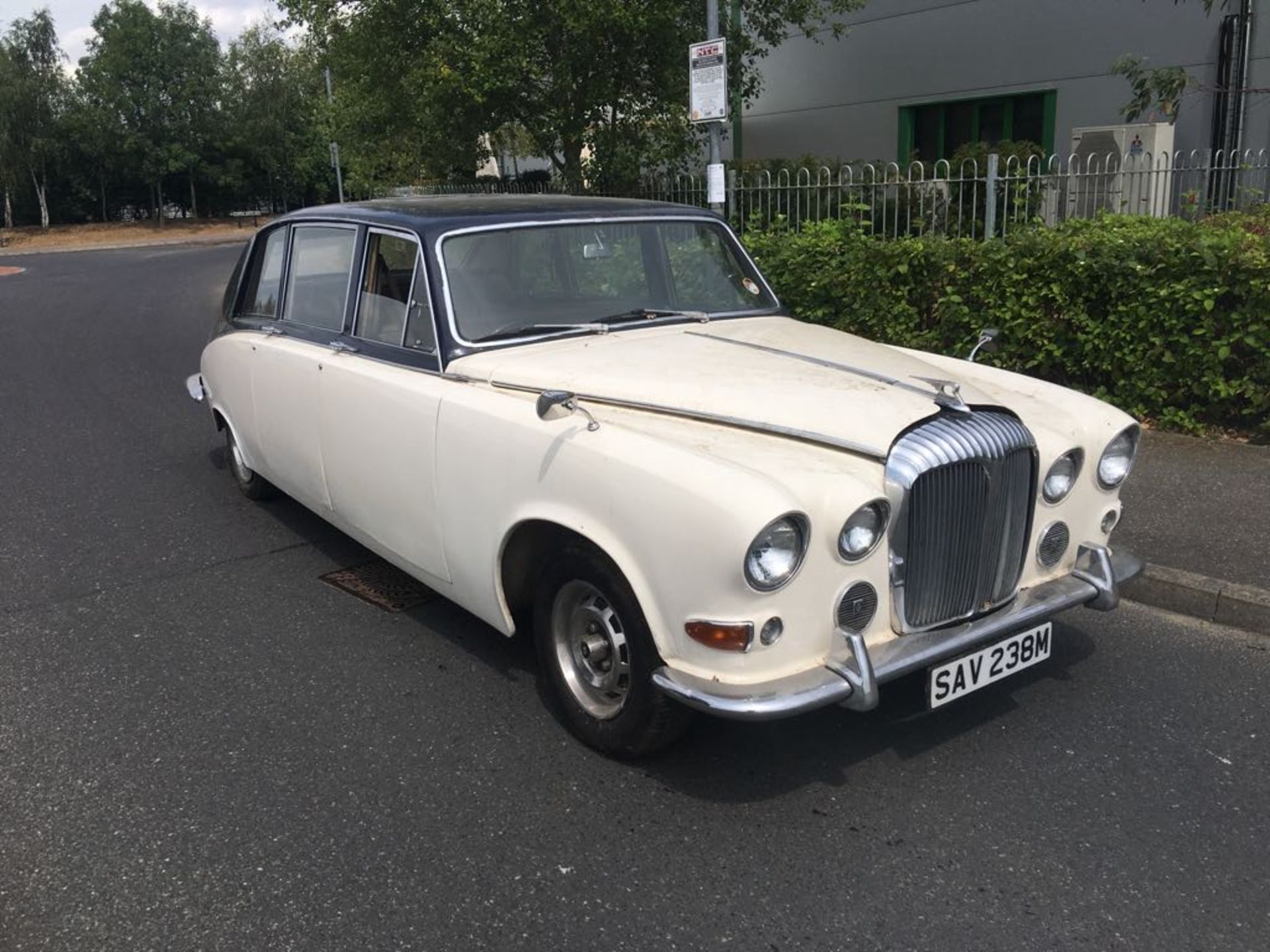 1974 DAIMLER DS420 LIMOUSINE