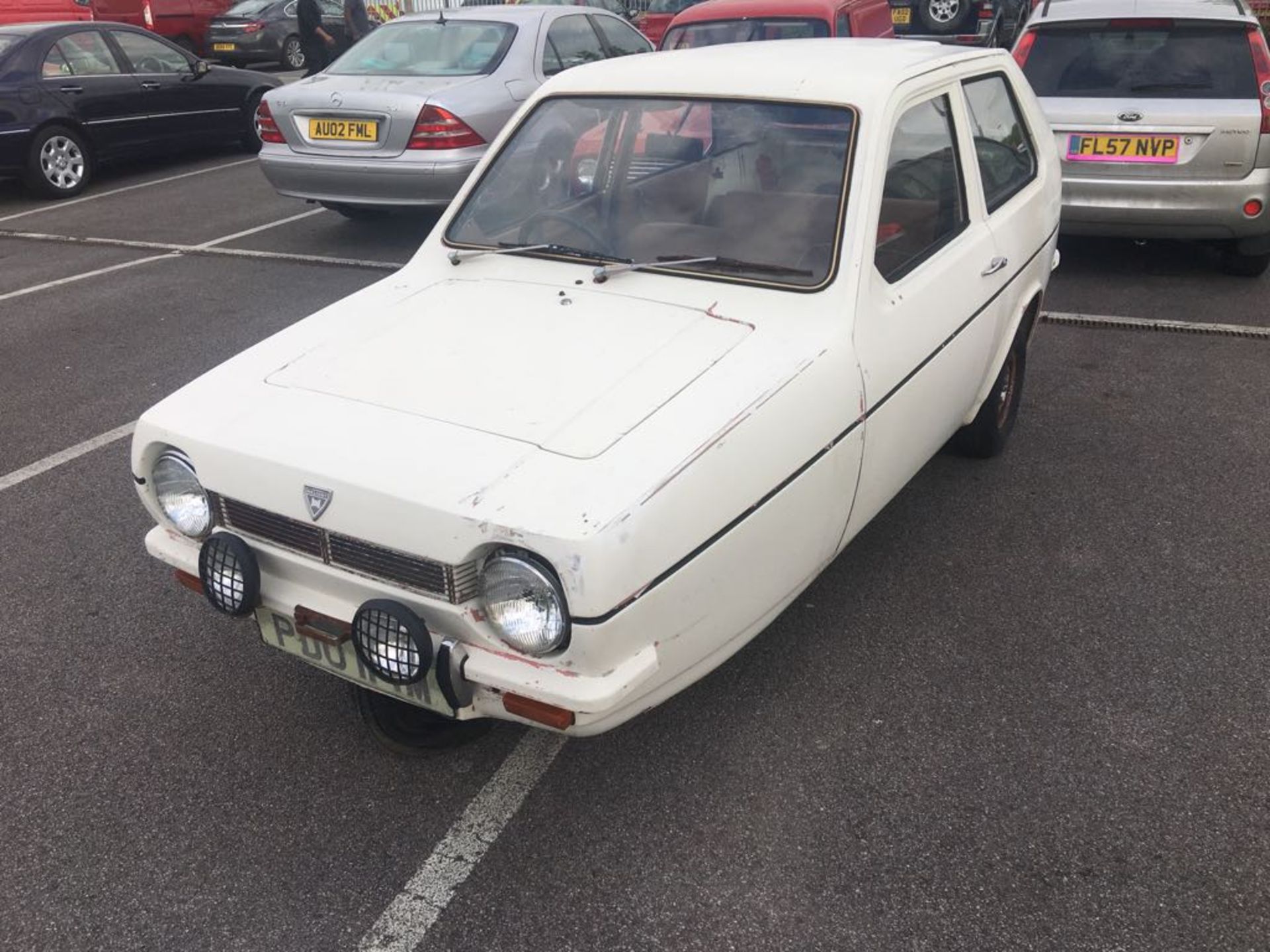 RELIANT SUPER ROBIN - Image 3 of 11