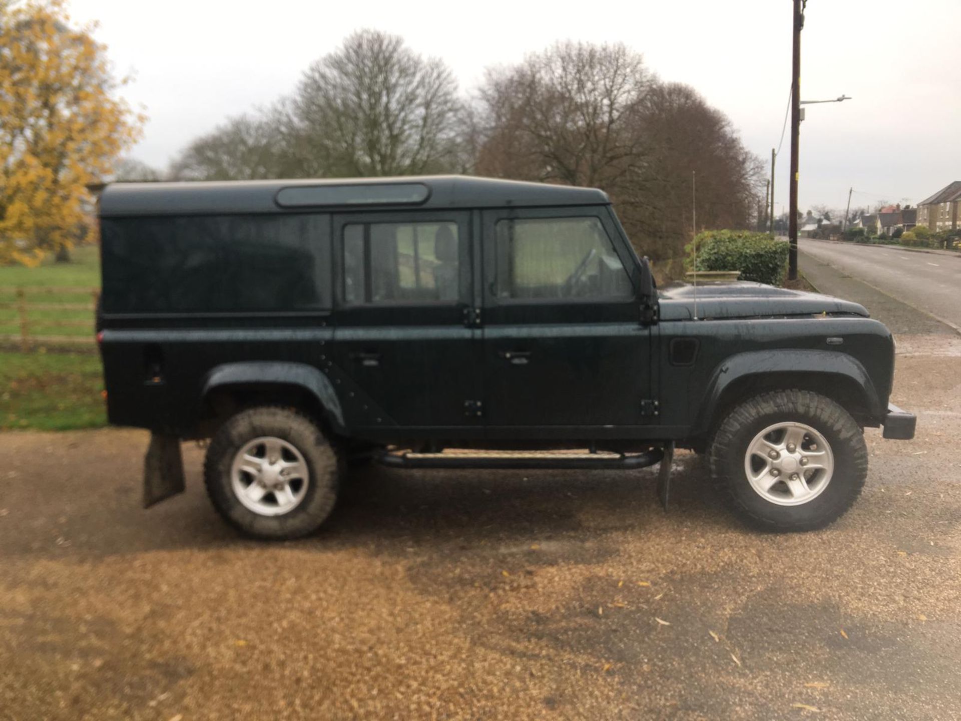 2015 LAND ROVER DEFENDER 110 XS UTILITY **LOW MILEAGE** - Image 4 of 17