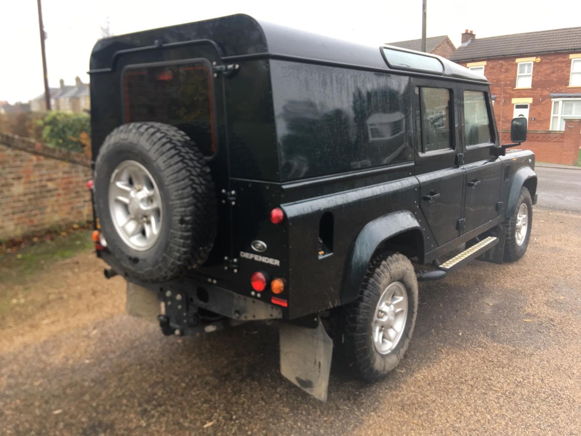 2015 LAND ROVER DEFENDER 110 XS UTILITY **LOW MILEAGE** - Image 6 of 17