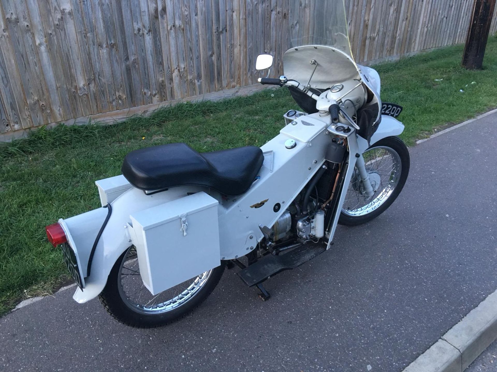 1966 VELOCETTE MOTOR BIKE - Image 4 of 16