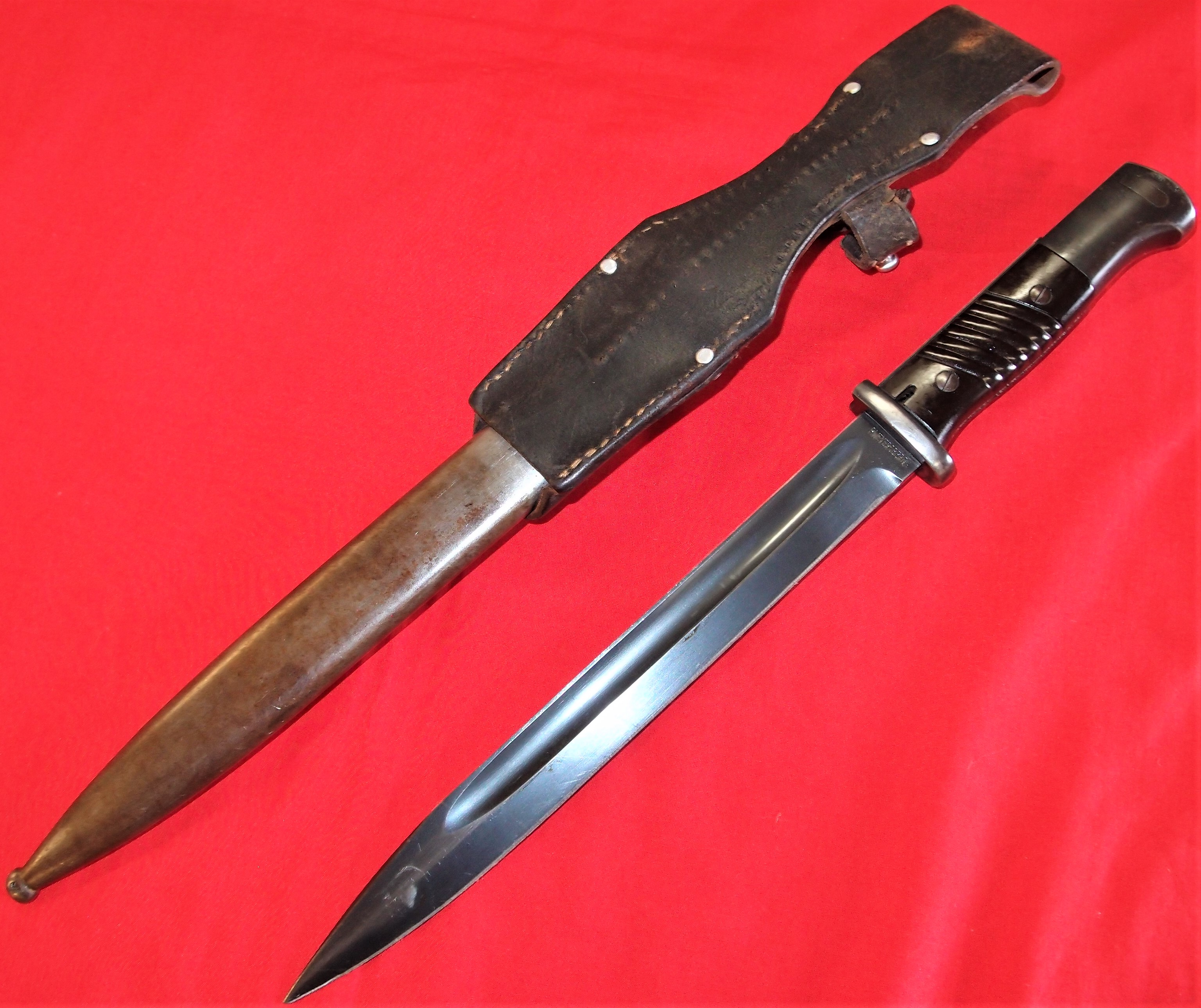 WW2 German K98 service bayonet, with matching numbered scabbard & leather frog by Paul Weyersburg