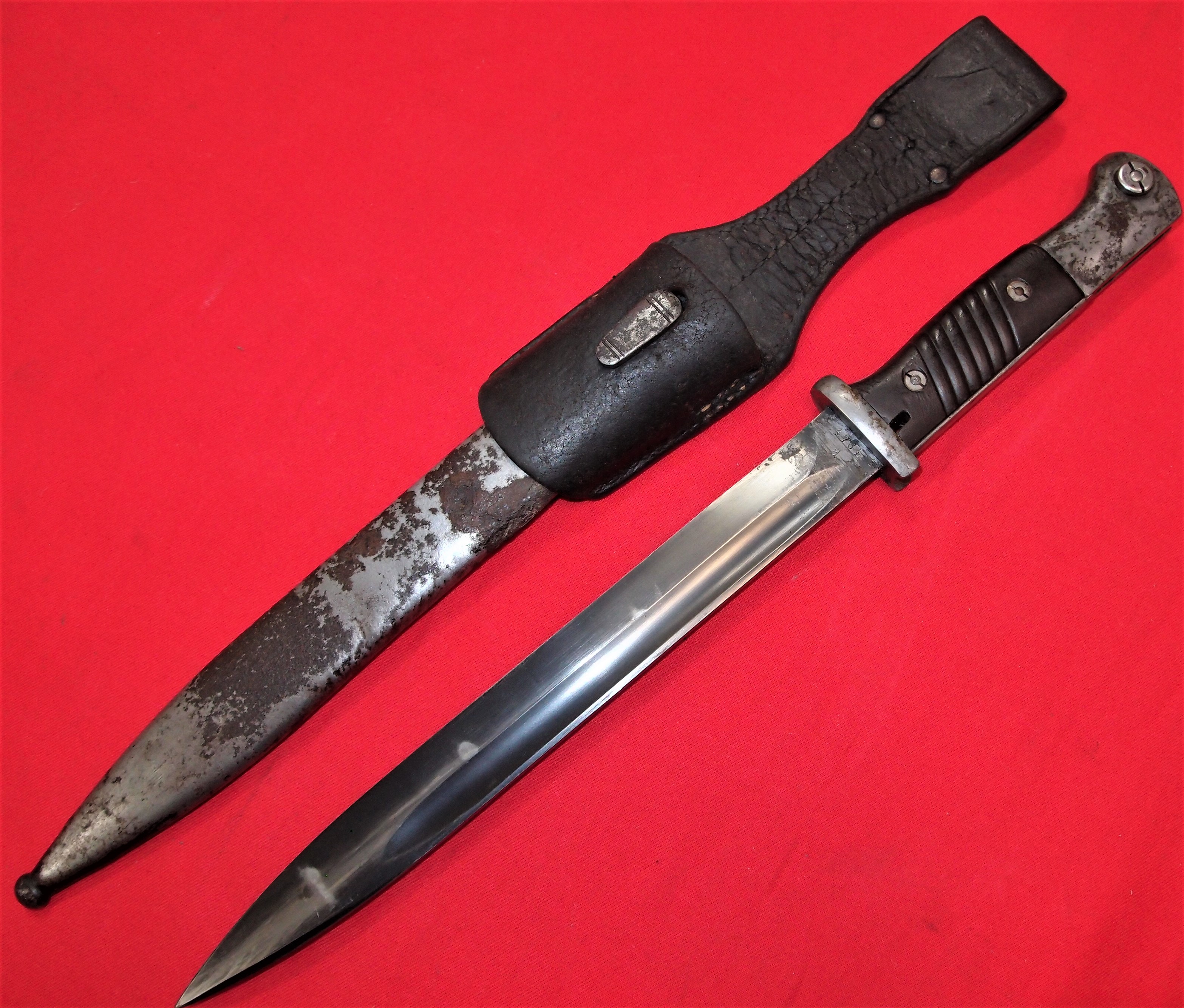 WW2 German K98 service bayonet, with matching numbered scabbard & leather frog by Clemen & Jung