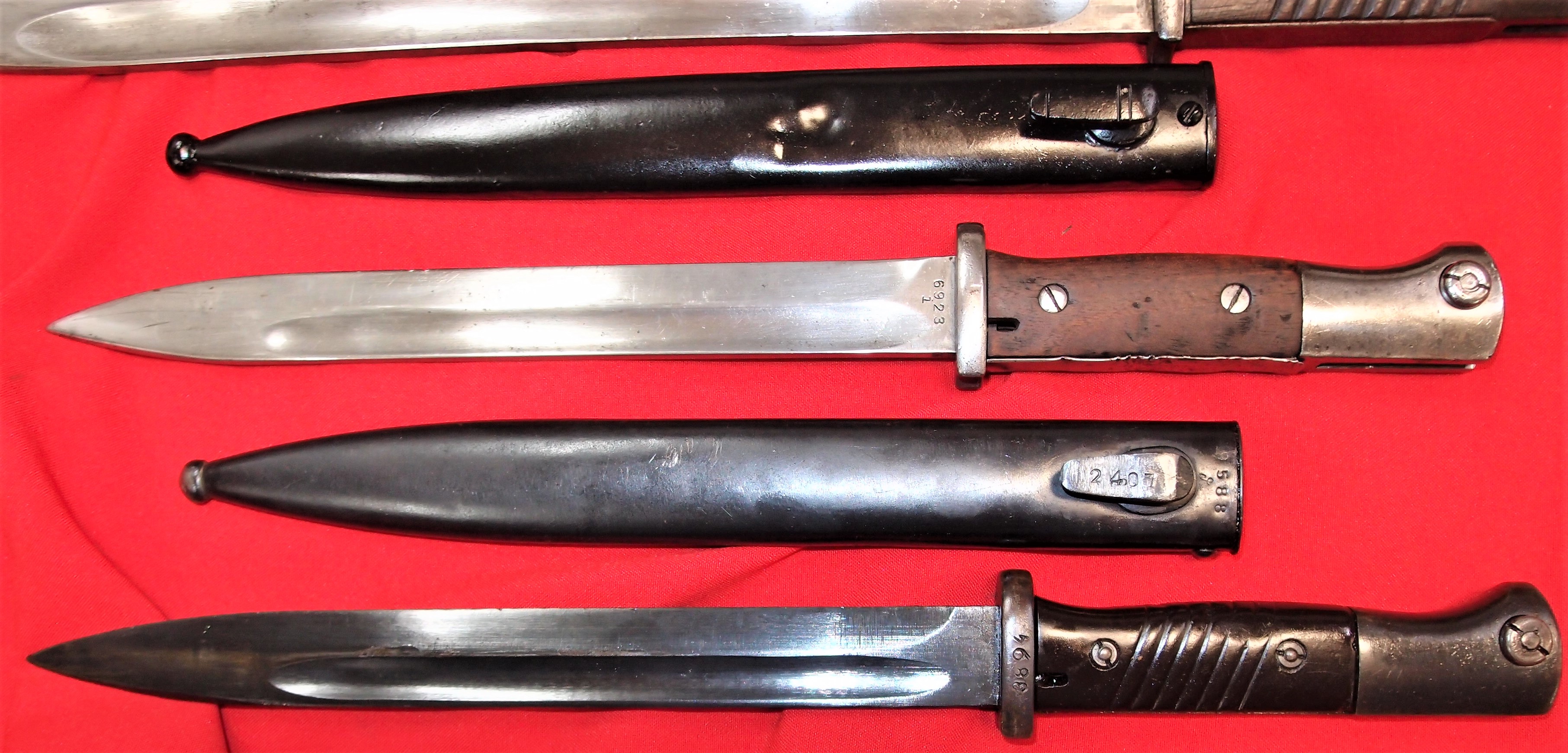 WW1/WW2 German bayonets with scabbards lot (3) - Image 3 of 5