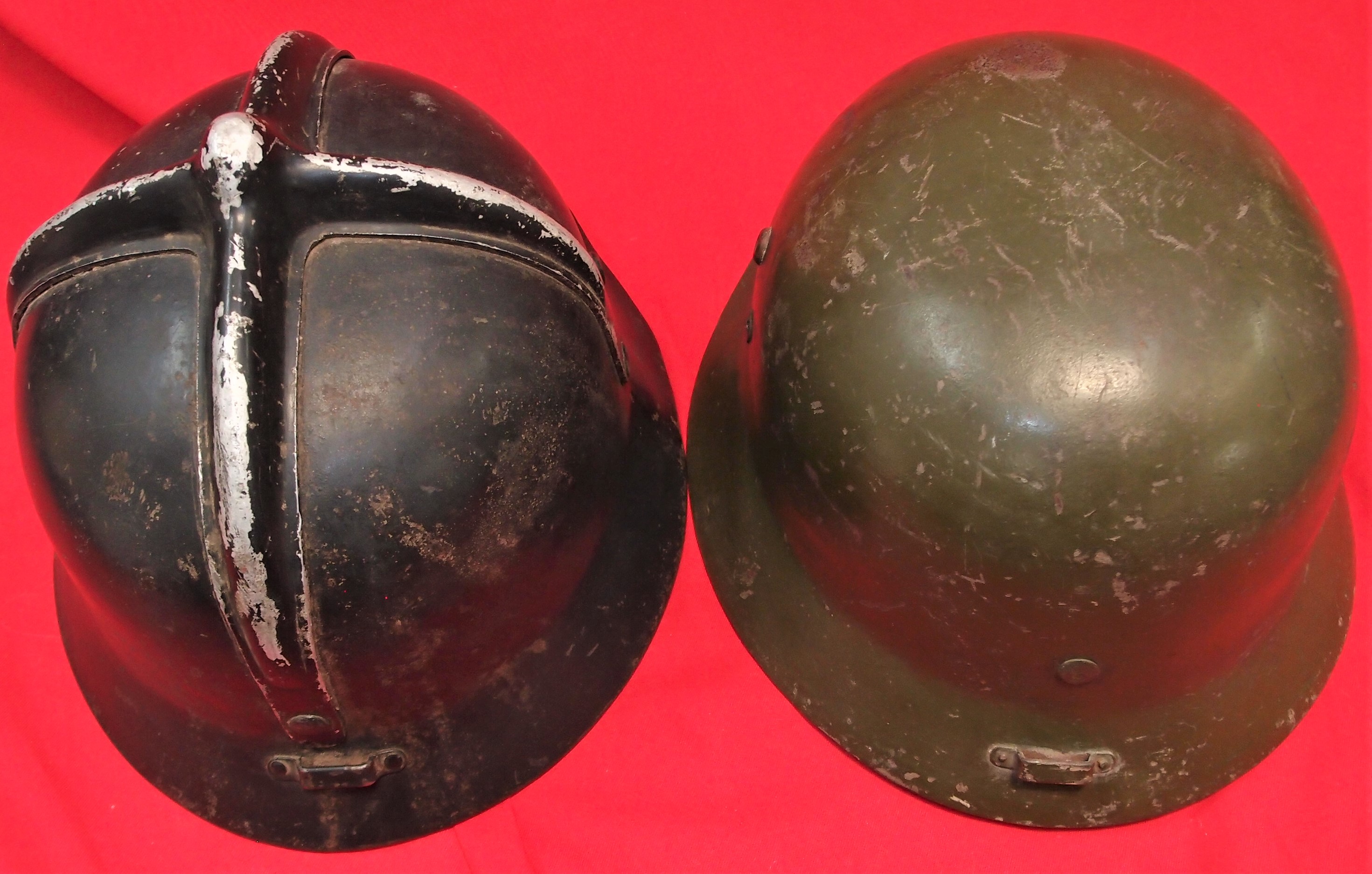 WW2 Model 1938 Hungarian military & civilian auxiliary steel helmets (2) lot 1 - Image 4 of 9
